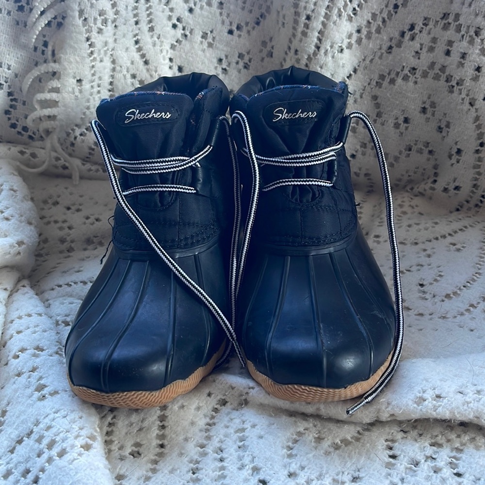 Skechers